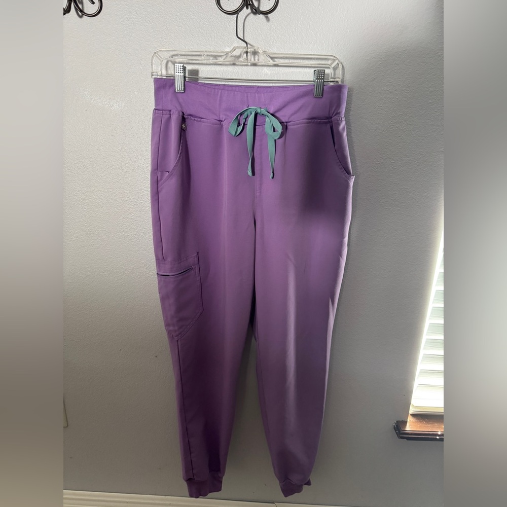 FIGS medium zamora jogger scrub pants